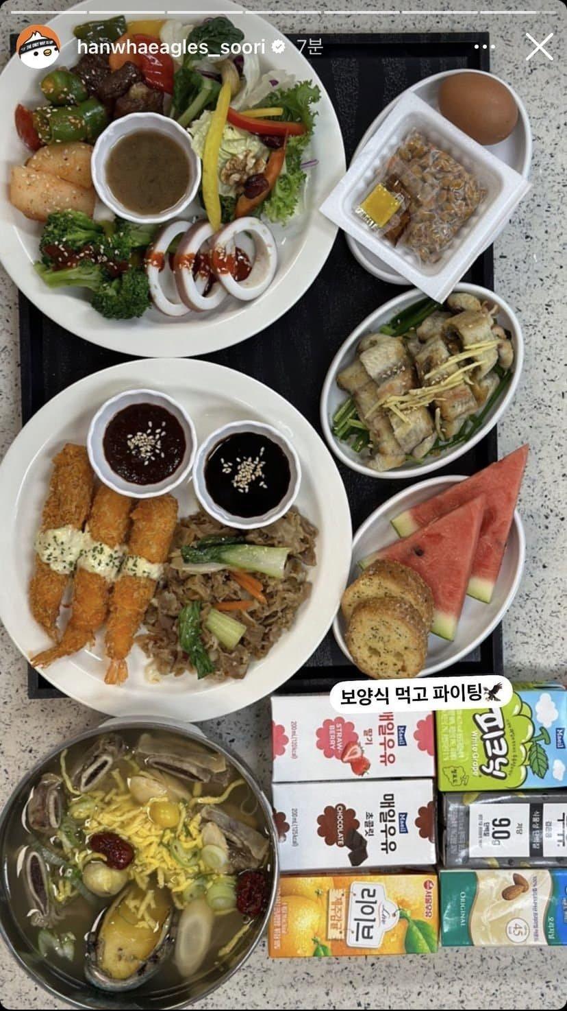 야구만 잘하면 된다는 한화이글스 식단.jpg